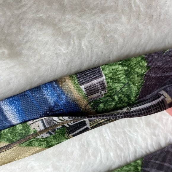 Tropical Hawaiian handmade men’s tie with Waikiki theme blue tan multi colored - Picture 10 of 11